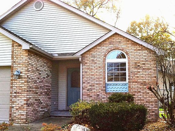 2nd image of 4481 Nottingham Ct