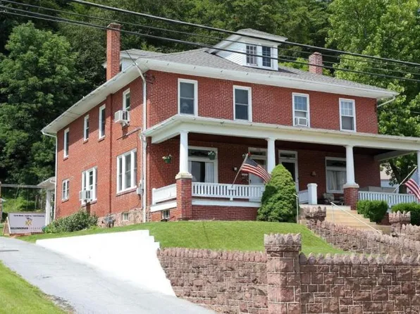 292 E Main St, Adamstown, PA 19501