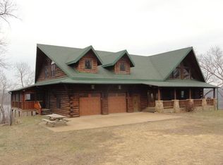 5115 Shamrock Ln, Cassville, WI 53806