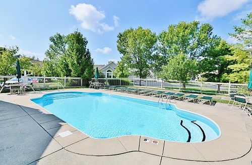 4th image of 1584 Turnberry Village Dr