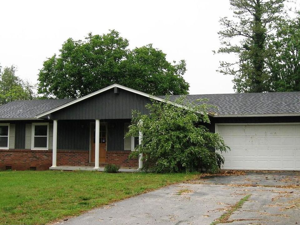 1st image of 8209 Fox Run Ln