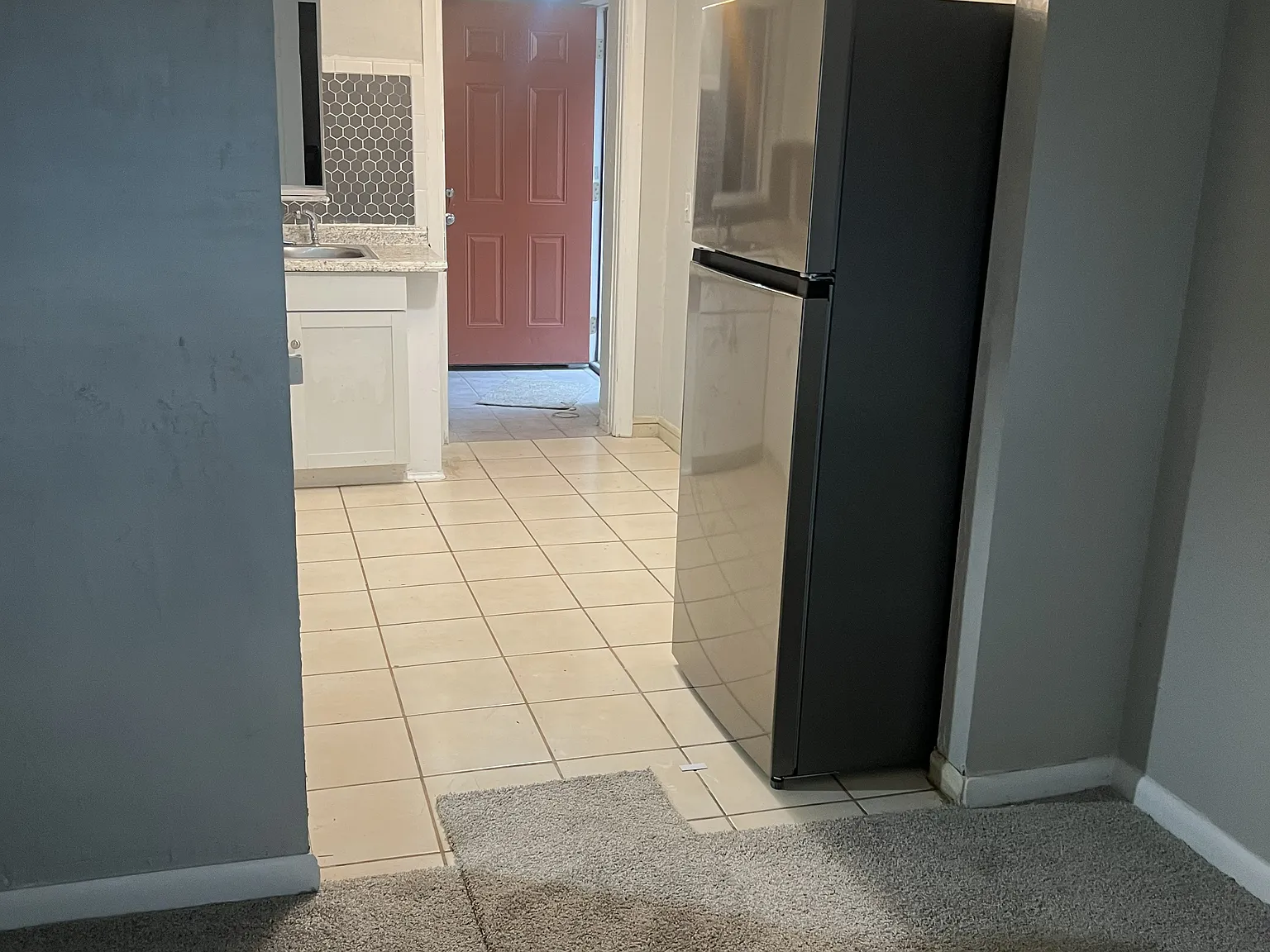 3 bed, 1092 sqft, $2,200 — Photo 3