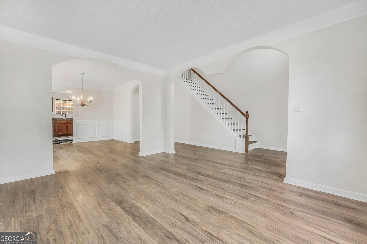 4 bed, 2599 sqft, $2,495 — Photo 2