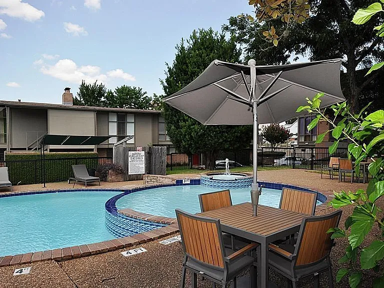 5214 Memorial Dr — Photo 11