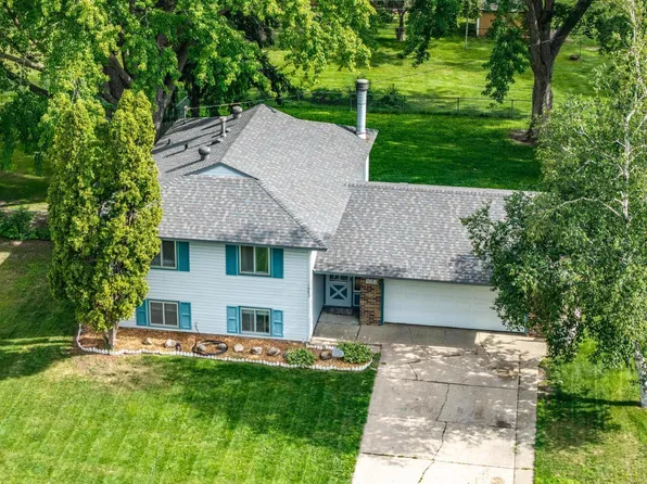 1083 Whitney Dr, Apple Valley, MN 55124