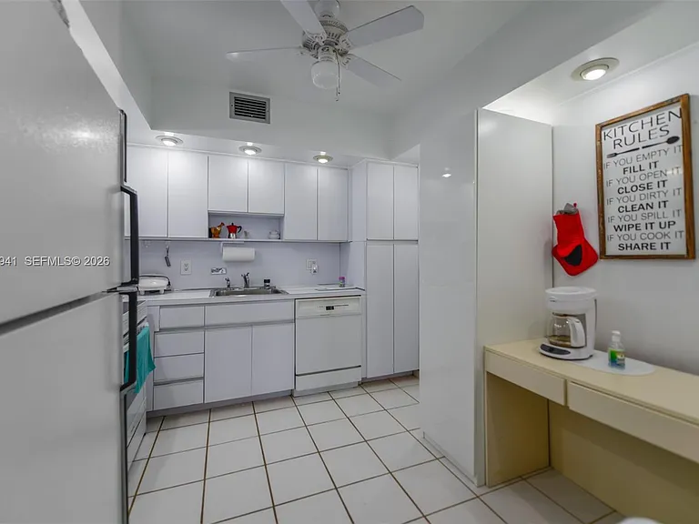 1980 S Ocean Dr #5E — Photo 32