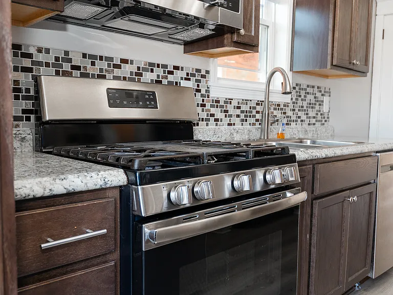 2225 Bensonia Ave — Photo 4