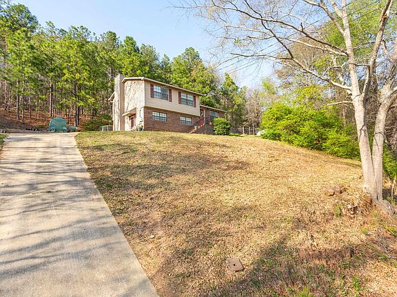 3rd image of 3105 Brentwood Dr