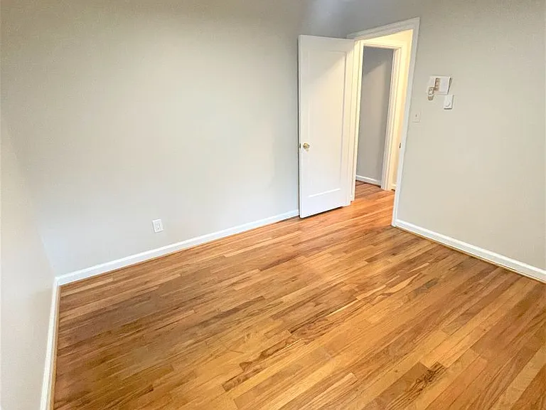 65: Overlook Courtyard Apartments — Photo 9