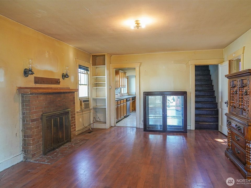 2nd image of 724 134th Street S