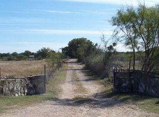 16871 Erna Rd, London, TX 76854