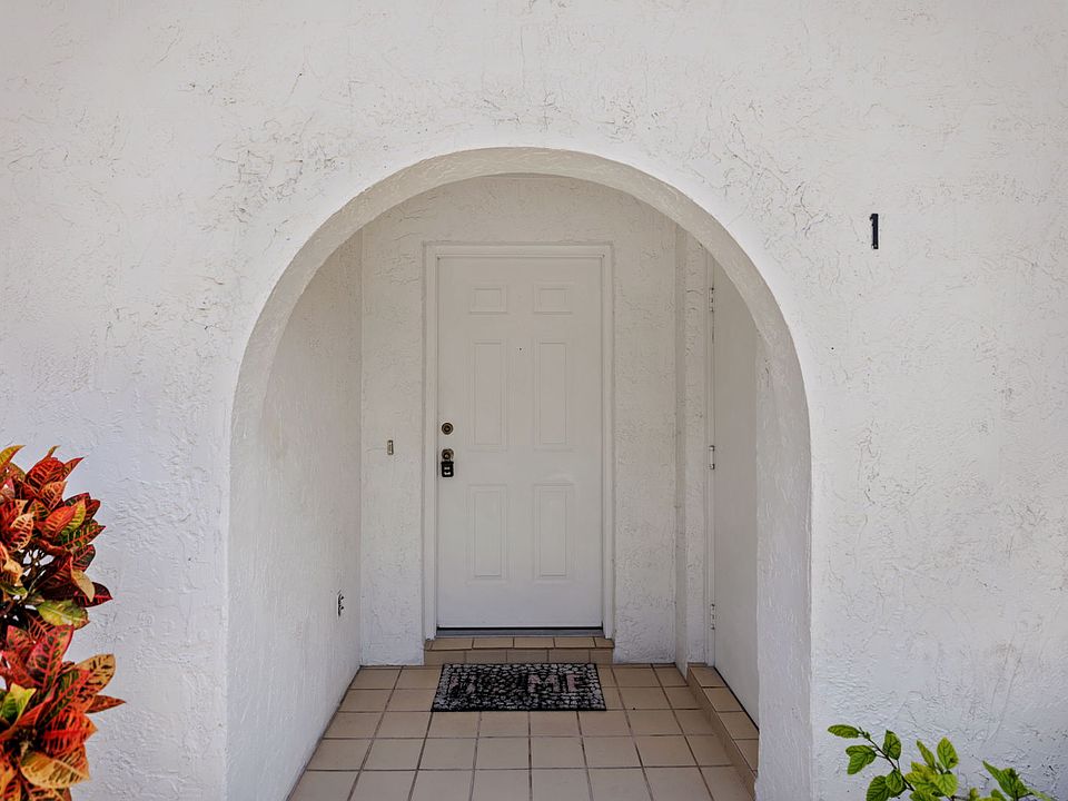 5-web-or-mls-910 Big Tree Building 10 unit 1 - EXTERIOR-5_06272022