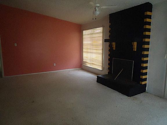 3rd image of 8727 Yvonne Dr