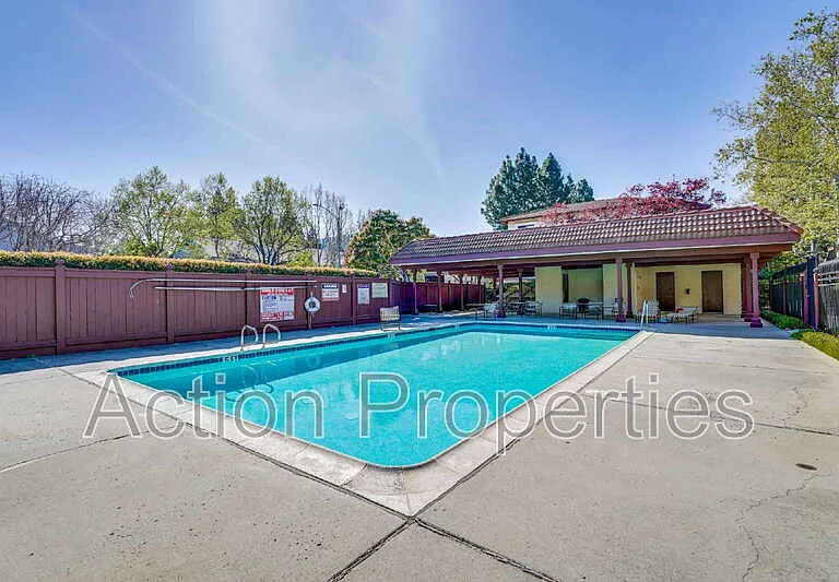 437 Costa Mesa Ter #F — Photo 34