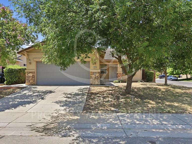 3518 Garden Rose Dr — Photo 1