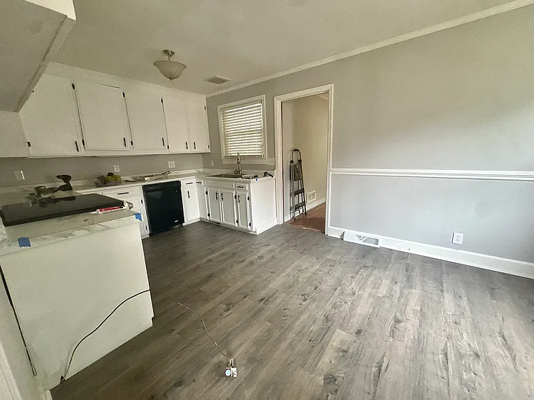 1527 S Kilbourne Rd — Photo 11