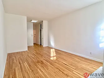 Rented by Wave Real Estate Group