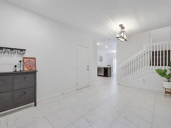 3rd image of 5856 Clydesdale Ct