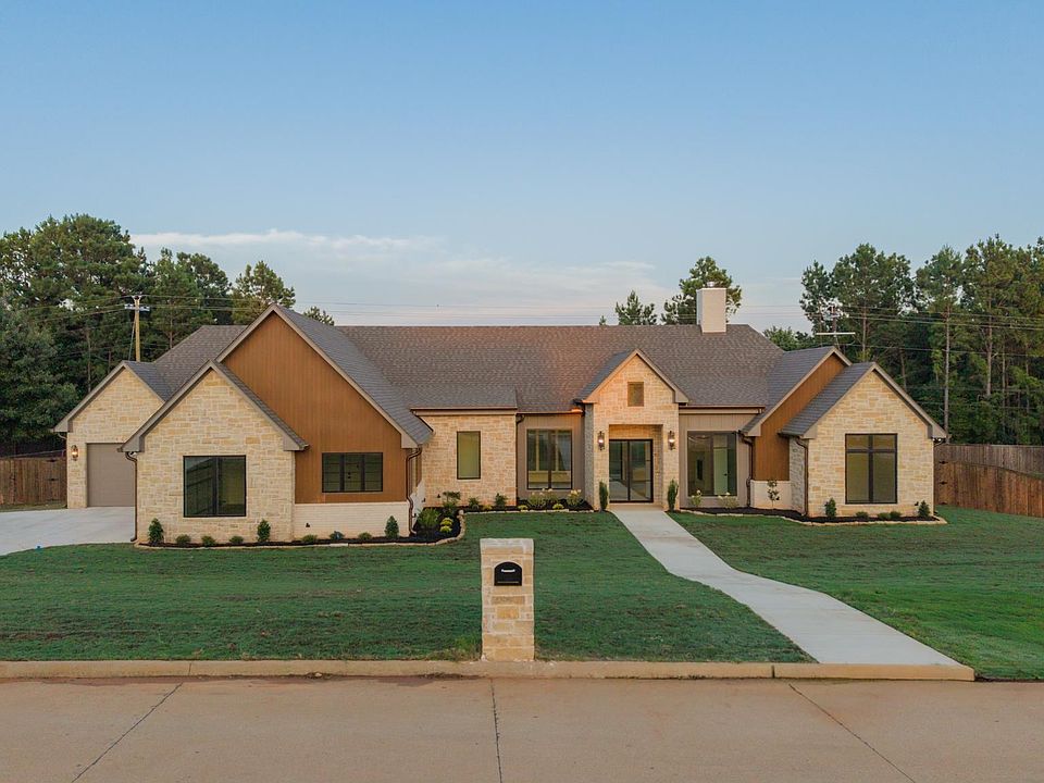 1st image of 120 Lilly Lue Ln