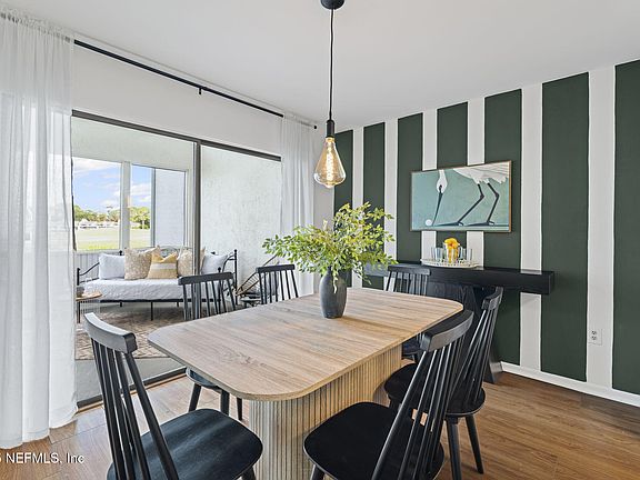 5th image of 7 COVE Road