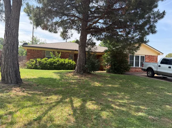4097 Brook Hollow Dr, Abilene, TX 79605