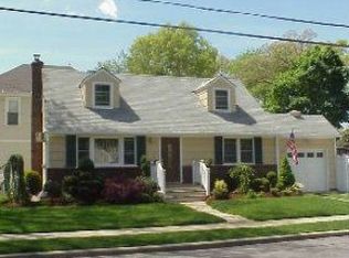 2208 Benefit St, Merrick, NY 11566