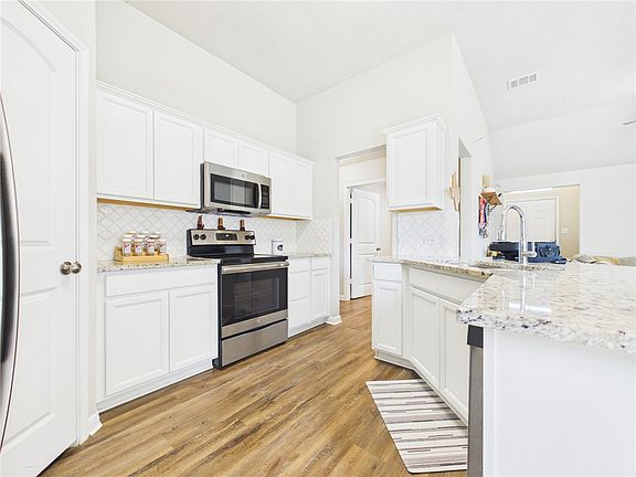 5th image of 2729 Porters Way