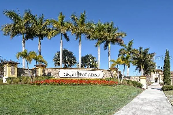 2 bed, 2.0 bath, 1420 sqft, $2,300 — Photo 2