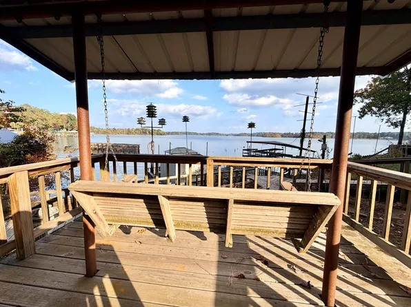 491 Midlake Dr S, Hemphill, TX 75948