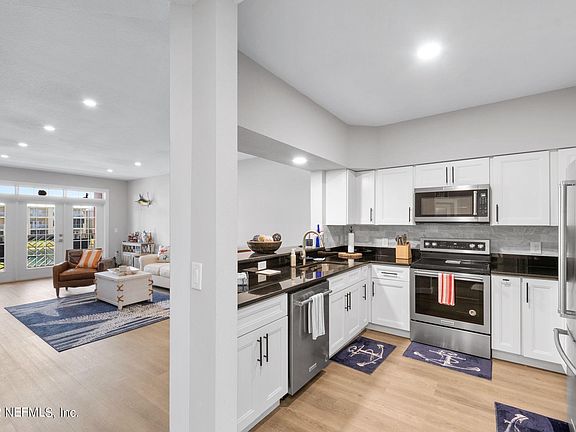 4th image of 225 Atlantis Cir Unit 205