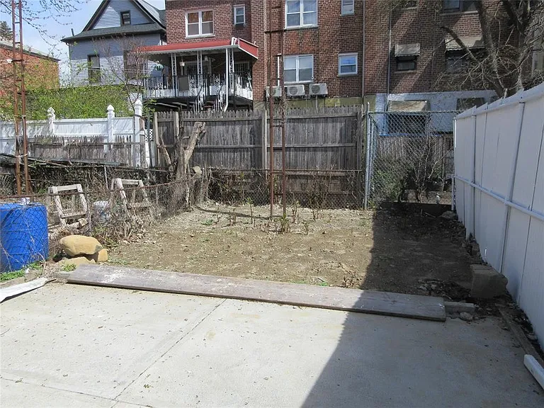 949 E 213th St #1 — Photo 11