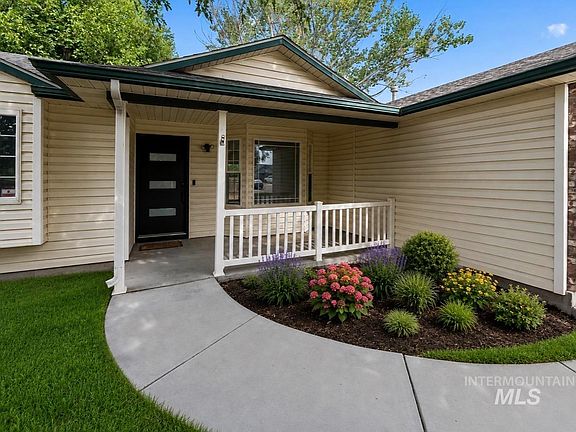 3rd image of 526 Lost Basin Ct