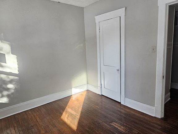 4th image of 563 E 118th St