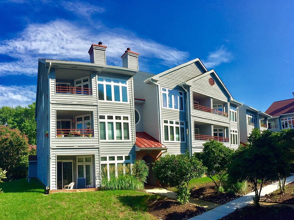 1st image of 1121 Lake Heron Dr APT 1B