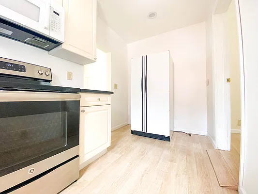 Rented by RealTegrity NY LLC | media 11