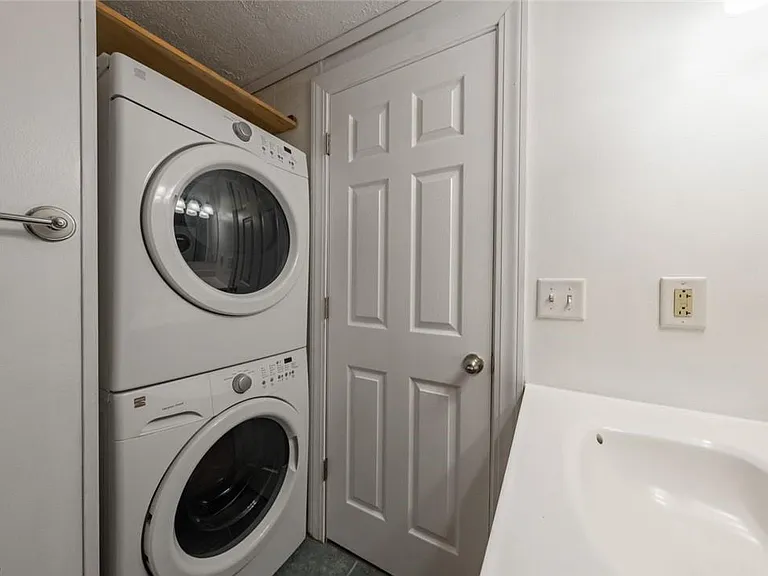 8906 Trotter Ln — Photo 11