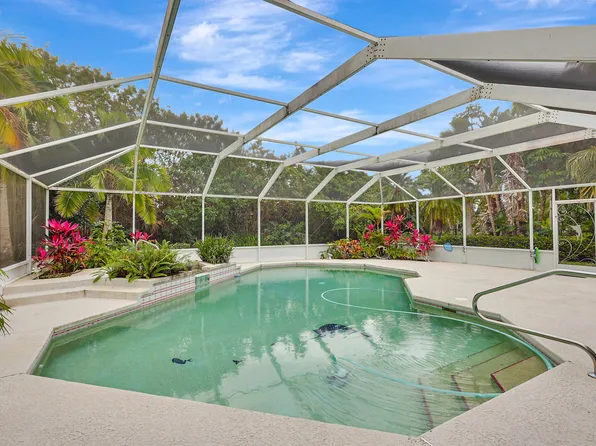 650 SE Hidden River Drive, Port St Lucie, FL 34983