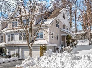 87 Hillcrest Ln, Peekskill, NY 10566