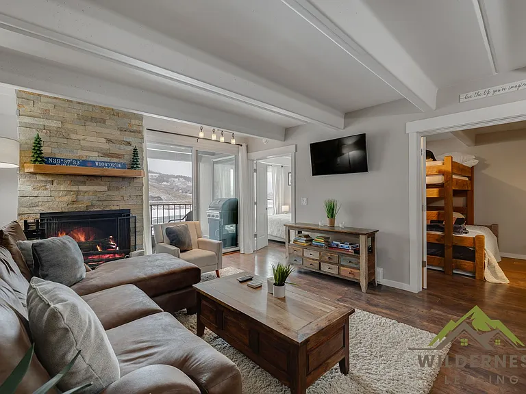 220 E La Bonte St #B — Photo 15