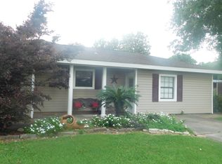 5402 Fairview Dr, Orange, TX 77630