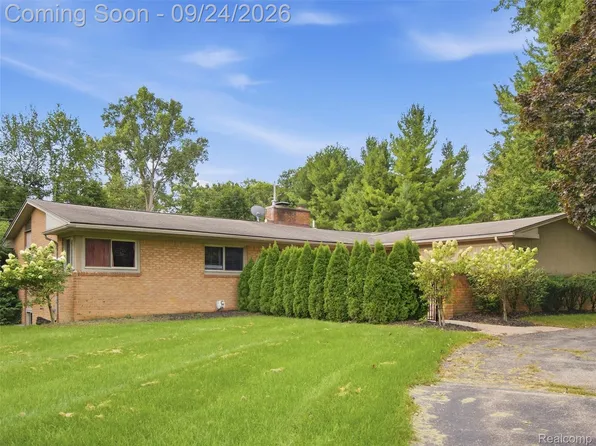 4430 Queens Way, Bloomfield Hills, MI 48304