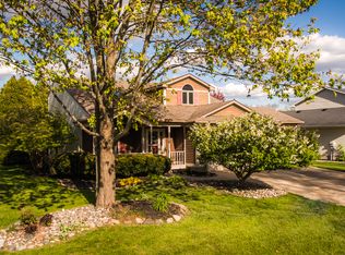 2550 Ayrshire Dr, Lansing, MI 48911