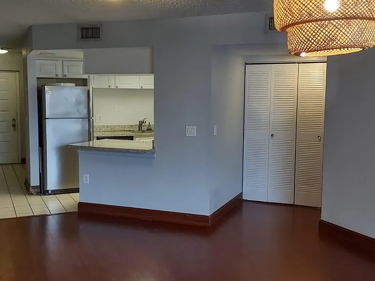8215 Lake Dr #505 — Photo 6