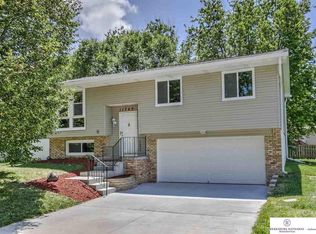11749 Raleigh Dr, Omaha, NE 68164