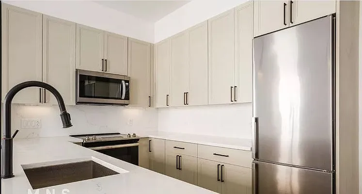 Rented by Dalan Rentals | media 33