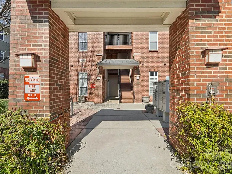 1308 Kenilworth Ave #432 — Photo 21