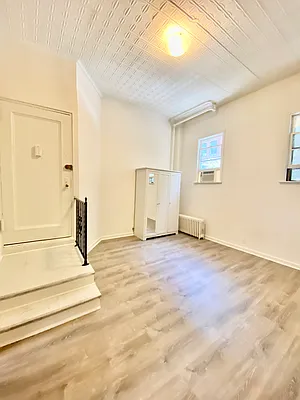 Rented by CMV Realty Inc. | media 3