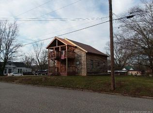 409 SE 2nd St, Paoli, IN 47454