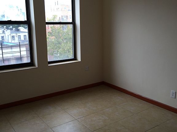 2nd image of 814 56th St APT D2