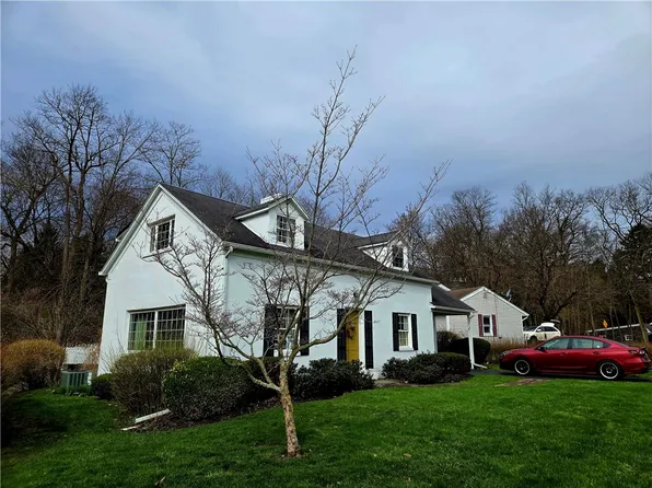 21 Dickerson St, Lyons, NY 14489